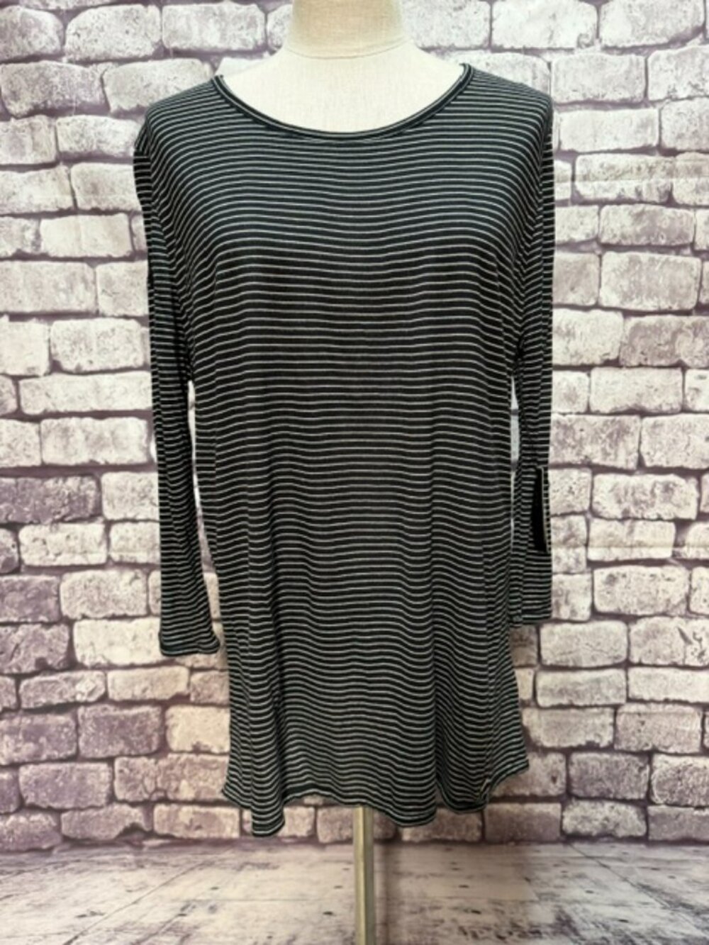 BCBGMaxAzria NWT Black & White Blouse Size XL
